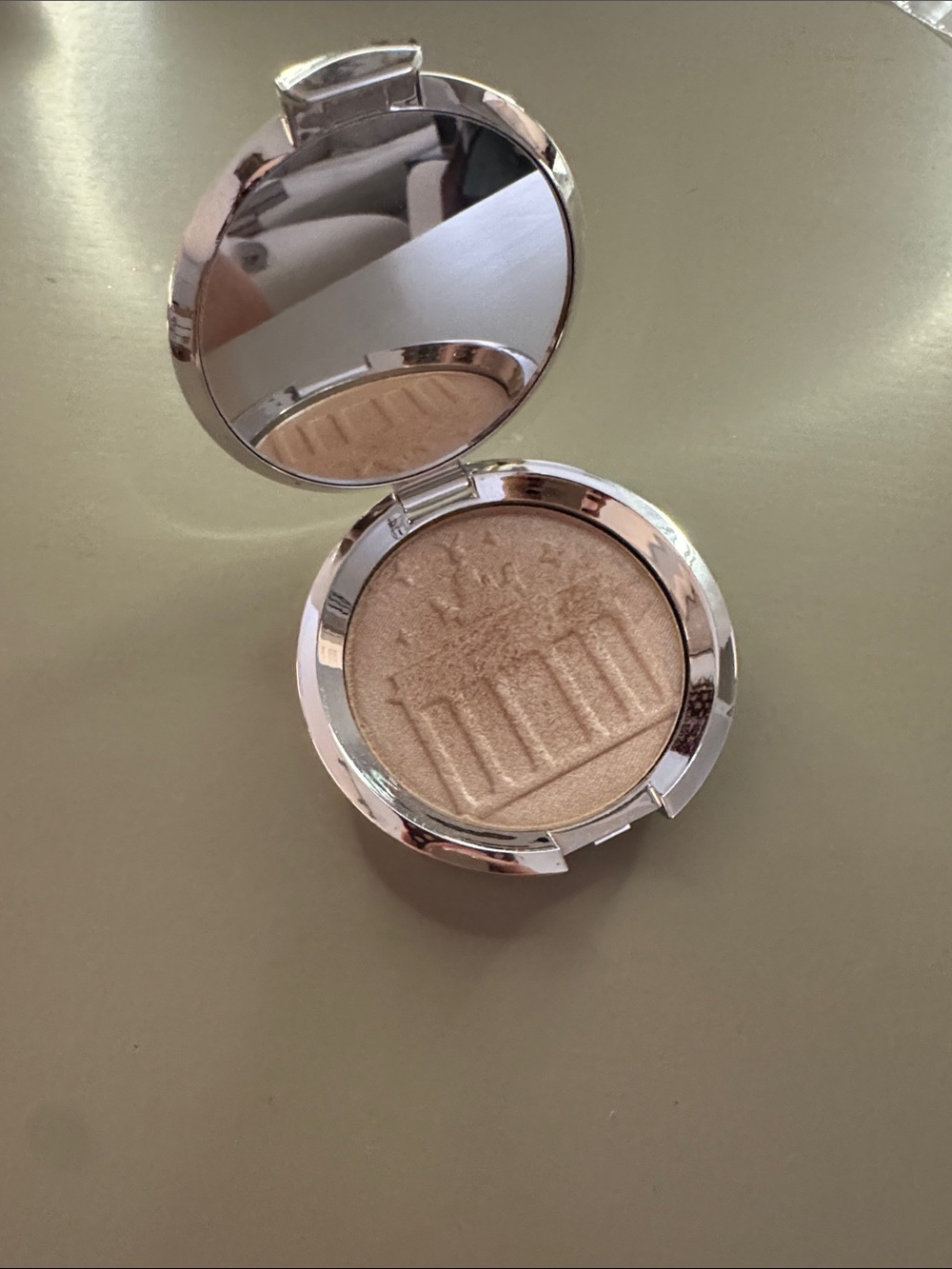 Becca Berlin Girl Glow Shimmering Skin Perfector